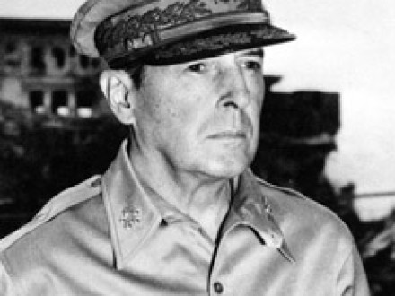 CS19 「マッカーサー参謀」”MacArthur’s General Staff”